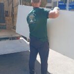 Echipa debarasare mobila Bucuresti - manipulare canapea, usi vechi, dulapuri
